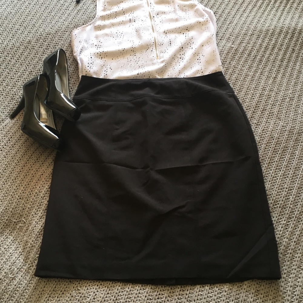 Worthington Pencil Skirt